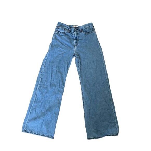 Levi’s Women's Ribcage Wide-Leg Jeans (Light wash) - Picture 1 of 5